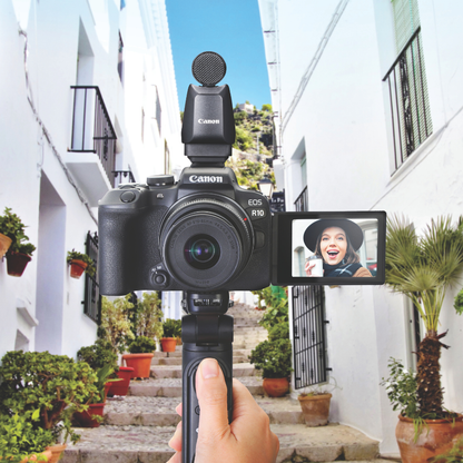 EOS R10