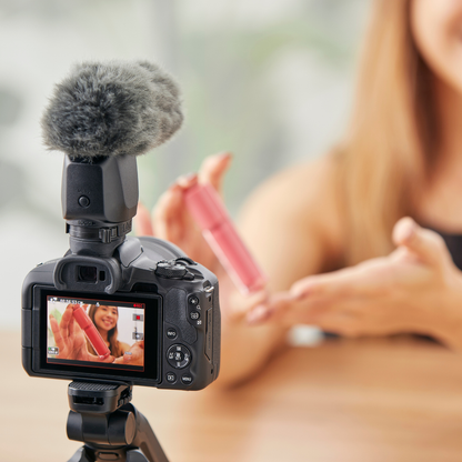 EOS R50
